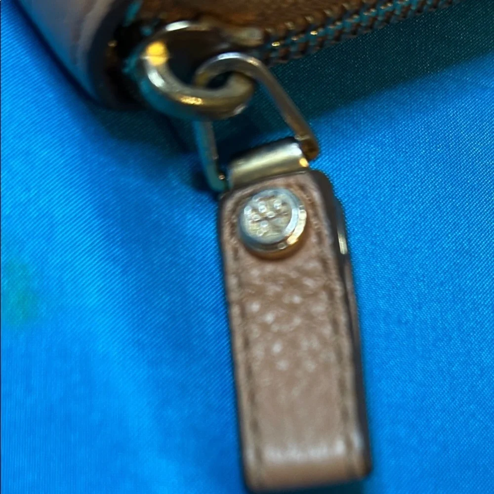 Tory Burch Leather Zip Wallet in Tan VGC
